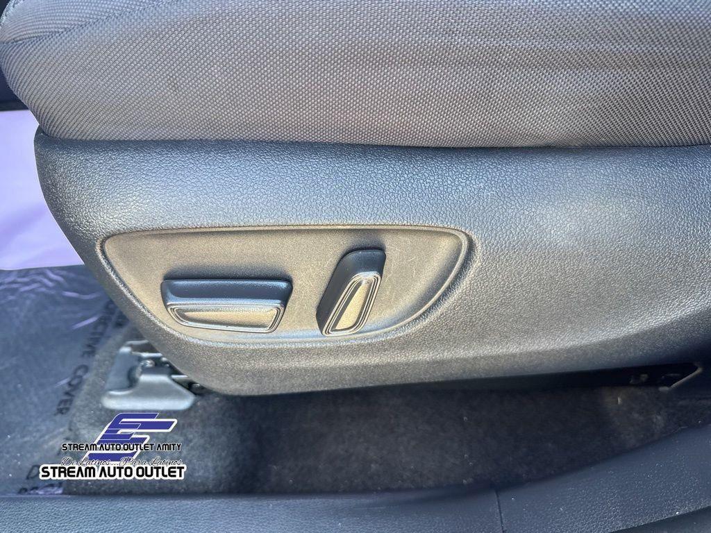 used 2023 Toyota Highlander car, priced at $27,598