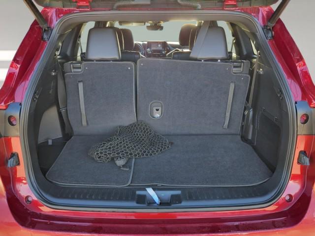 used 2021 Toyota Highlander car, priced at $30,999