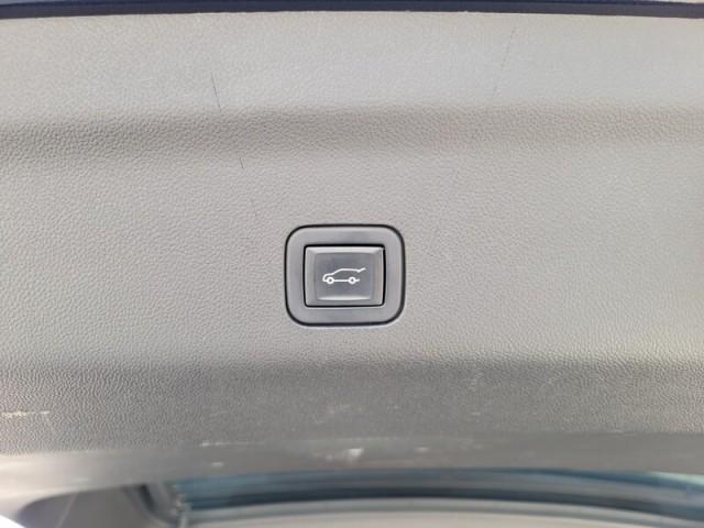 used 2022 GMC Yukon car, priced at $44,095