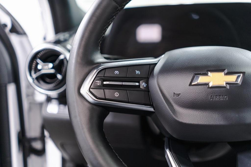 used 2025 Chevrolet Equinox car, priced at $25,645