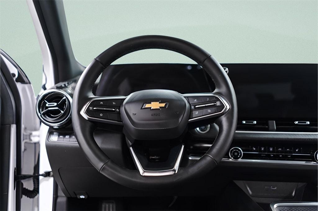 used 2025 Chevrolet Equinox car, priced at $25,645