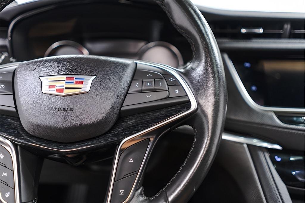 used 2022 Cadillac XT5 car, priced at $27,535