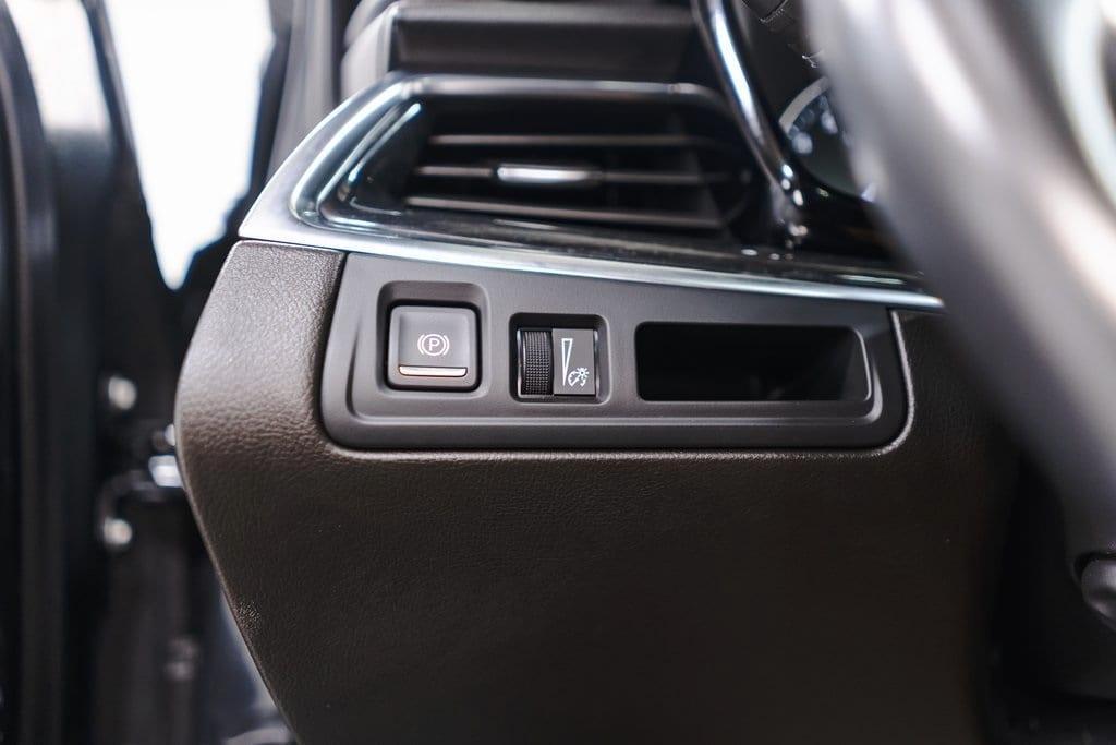 used 2022 Cadillac XT5 car, priced at $27,535