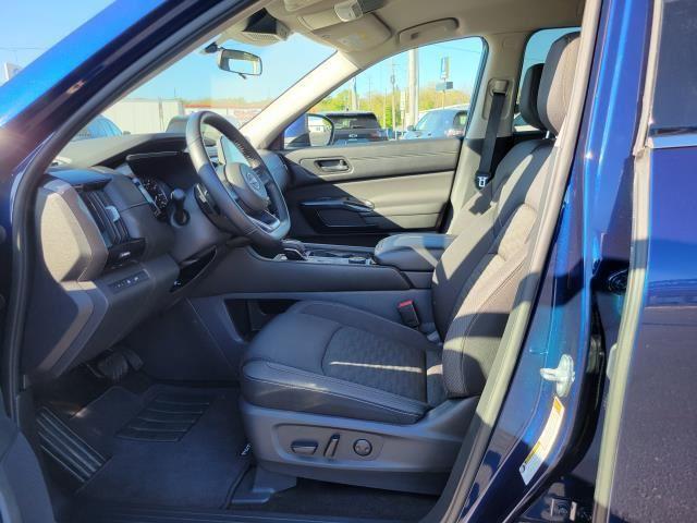used 2025 Nissan Pathfinder car, priced at $32,000