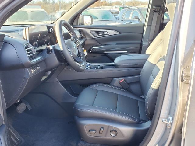 new 2026 Chevrolet Traverse car, priced at $47,933