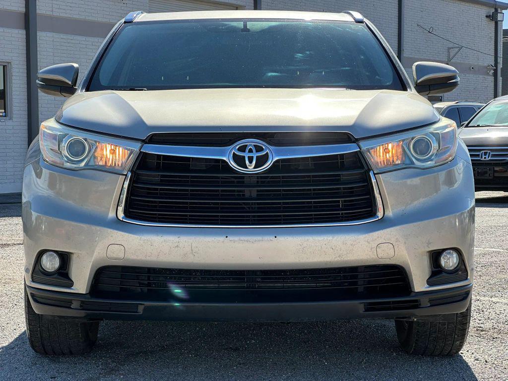 used 2015 Toyota Highlander car, priced at $15,250