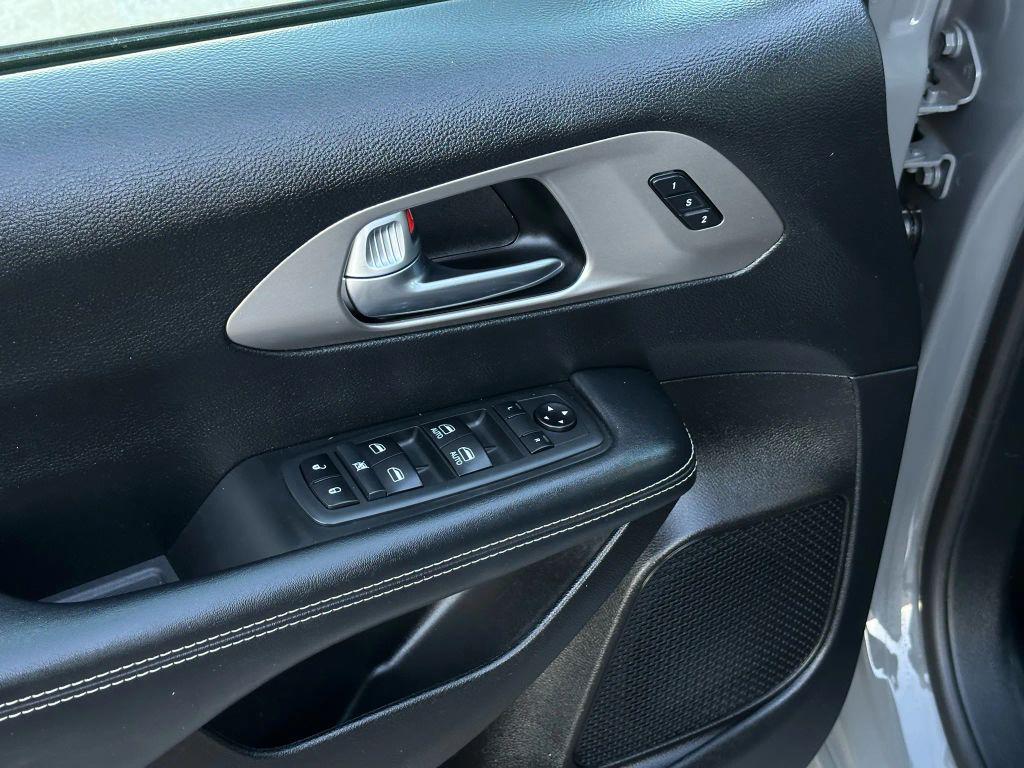 used 2020 Chrysler Pacifica car, priced at $19,995