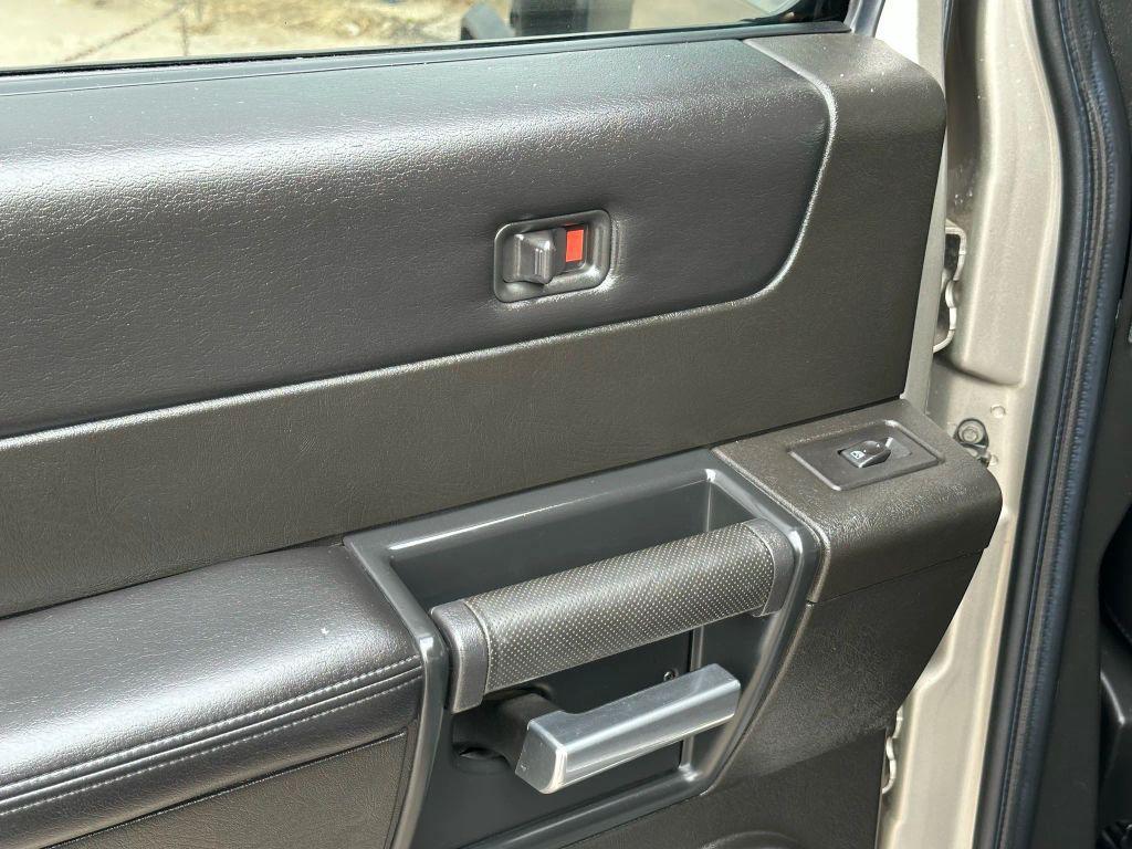used 2006 Hummer H2 car, priced at $13,990