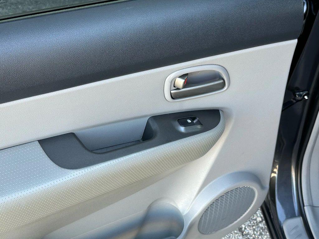 used 2007 Kia Rondo car, priced at $4,750