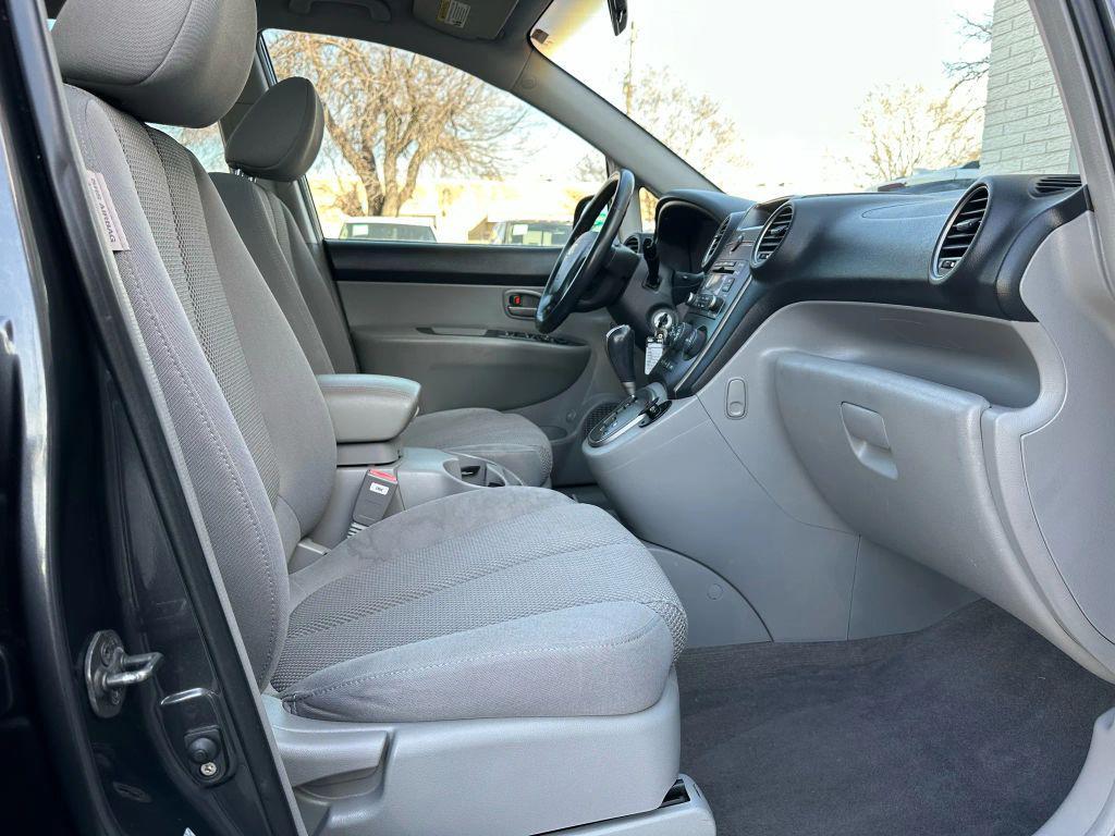 used 2007 Kia Rondo car, priced at $4,750