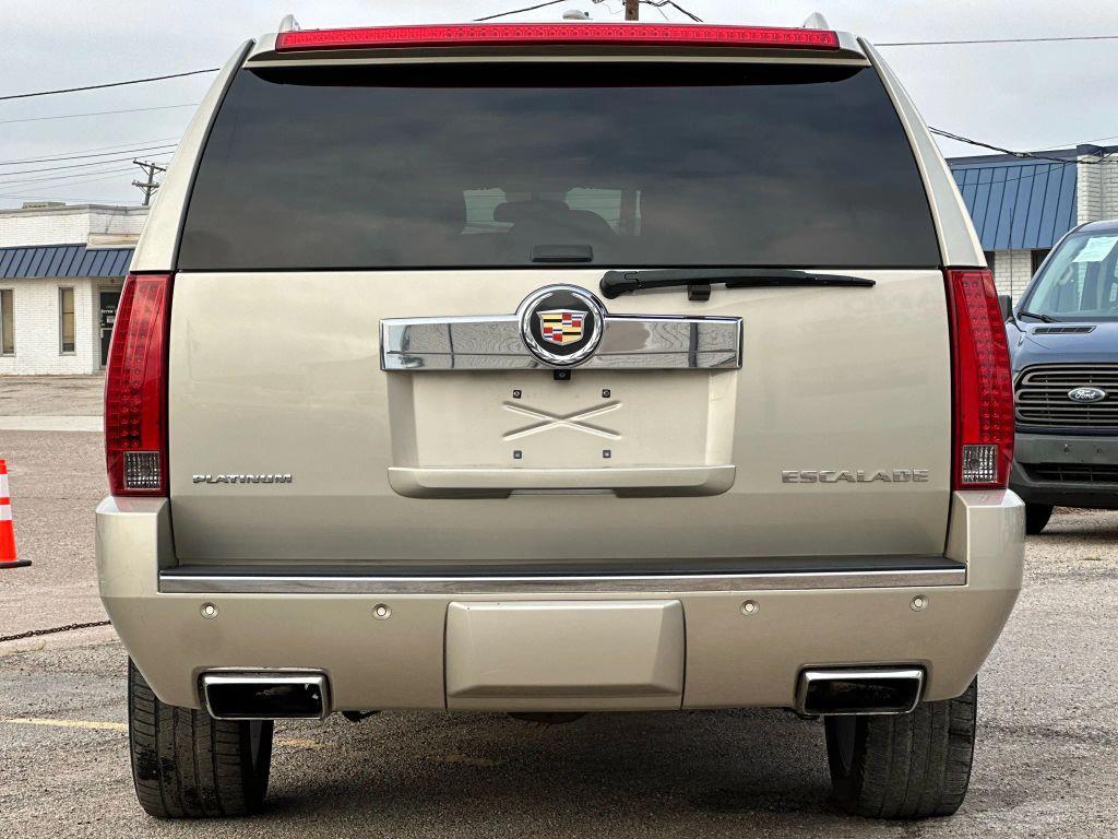 used 2014 Cadillac Escalade ESV car, priced at $14,750