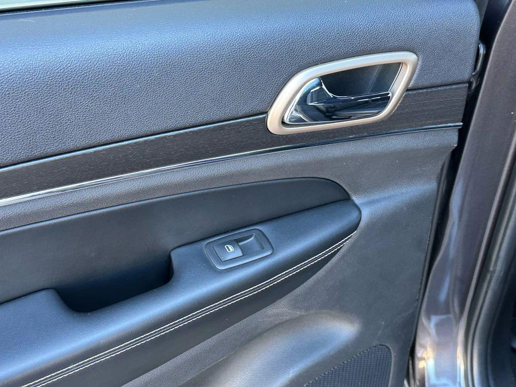 used 2017 Jeep Grand Cherokee car, priced at $10,795