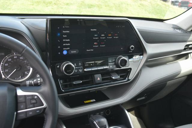 used 2023 Toyota Highlander car, priced at $34,988