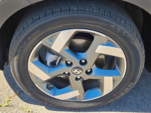 used 2025 Hyundai Venue car, priced at $18,999