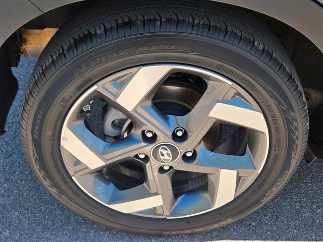 used 2025 Hyundai Venue car, priced at $18,999