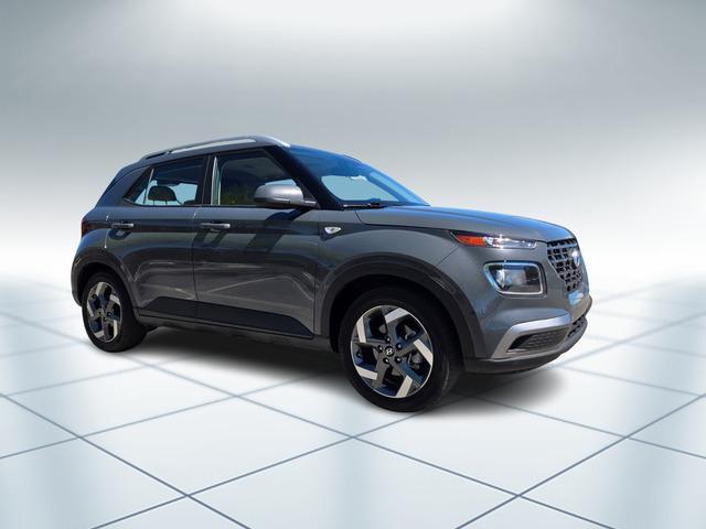 used 2025 Hyundai Venue car, priced at $18,999