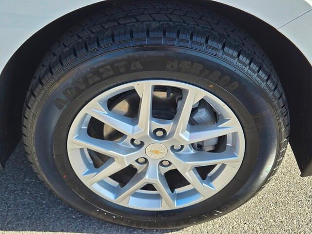 used 2023 Chevrolet Equinox car, priced at $17,990