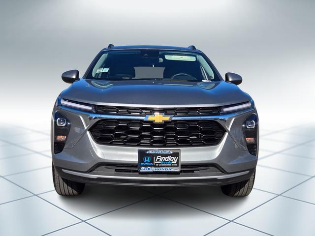 used 2025 Chevrolet Trax car, priced at $20,244