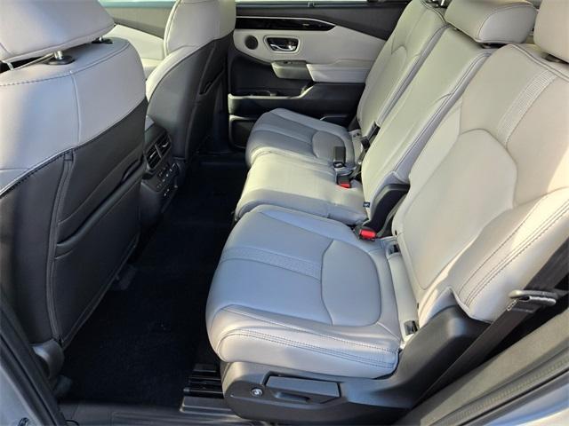 new 2025 Honda Pilot car, priced at $45,243