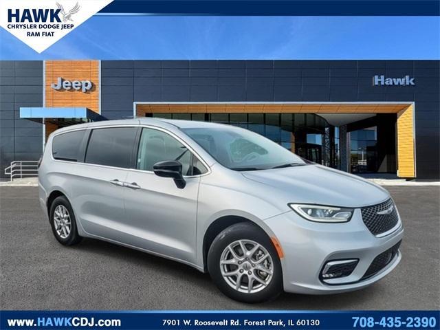 used 2024 Chrysler Pacifica car, priced at $30,551