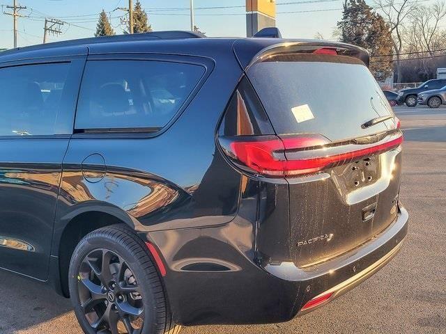 new 2026 Chrysler Pacifica car, priced at $49,813