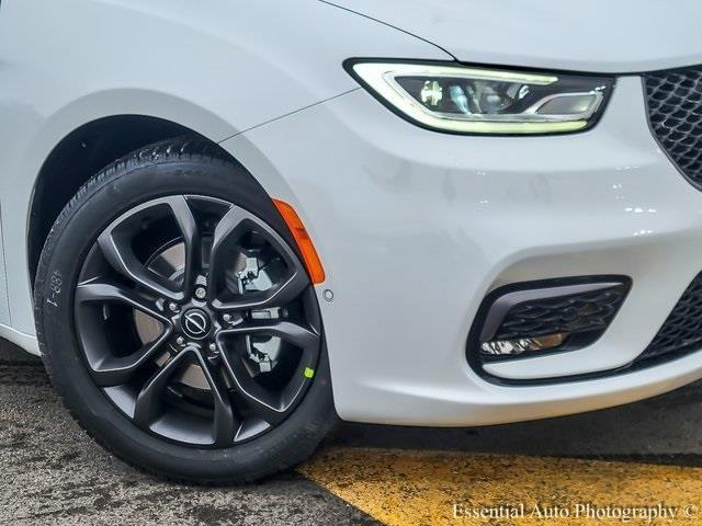 new 2026 Chrysler Pacifica car, priced at $41,604