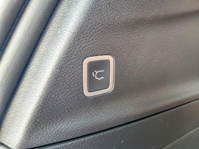 new 2026 Chrysler Pacifica car, priced at $53,736