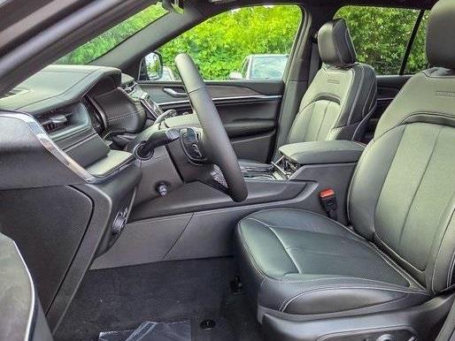 new 2025 Jeep Grand Cherokee car, priced at $51,292