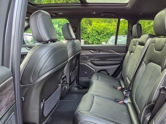 new 2025 Jeep Grand Cherokee car, priced at $51,292