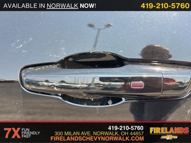 new 2025 Chevrolet Traverse car, priced at $50,410