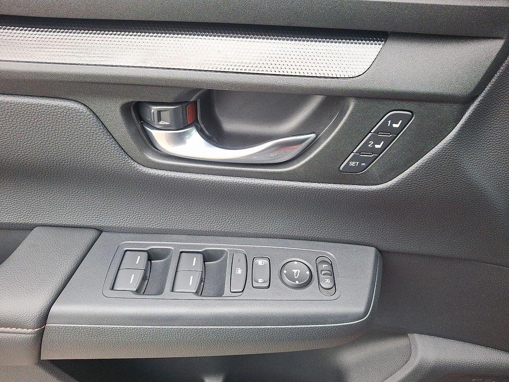 used 2025 Honda CR-V Hybrid car, priced at $34,999