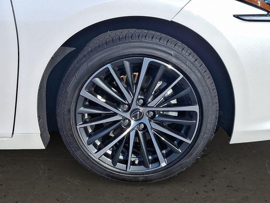 used 2025 Lexus ES 350 car, priced at $44,000