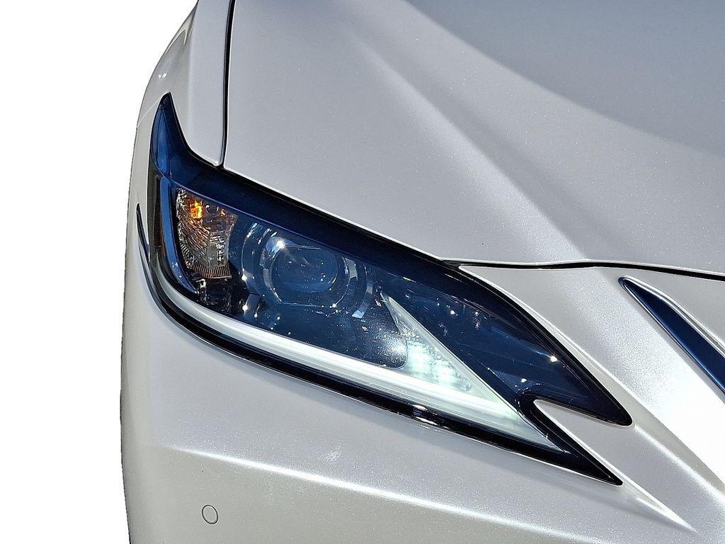 used 2025 Lexus ES 350 car, priced at $44,000