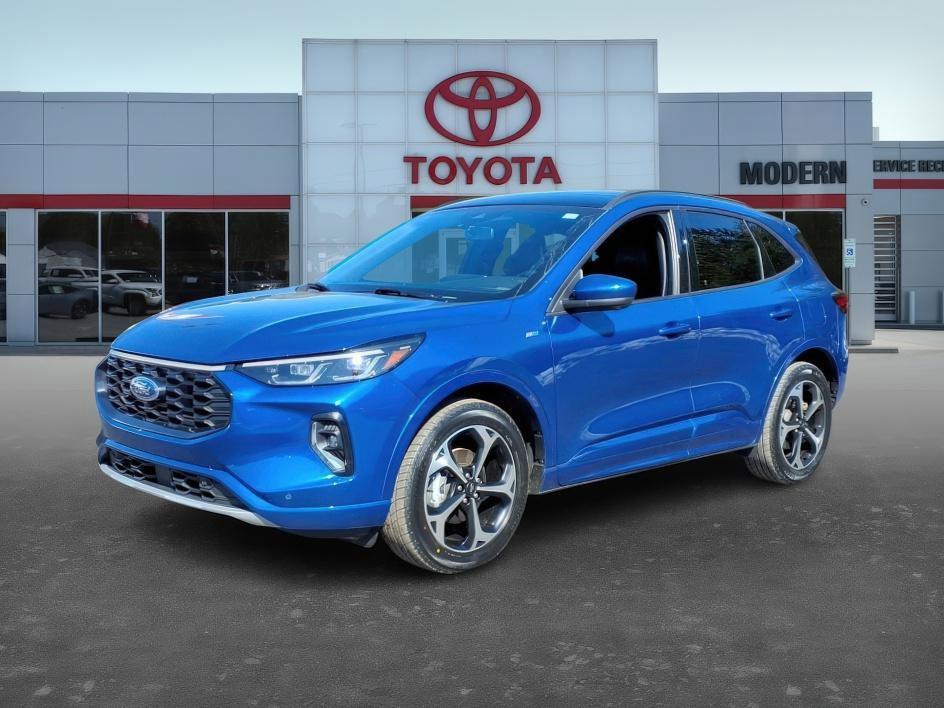 used 2023 Ford Escape car, priced at $25,195