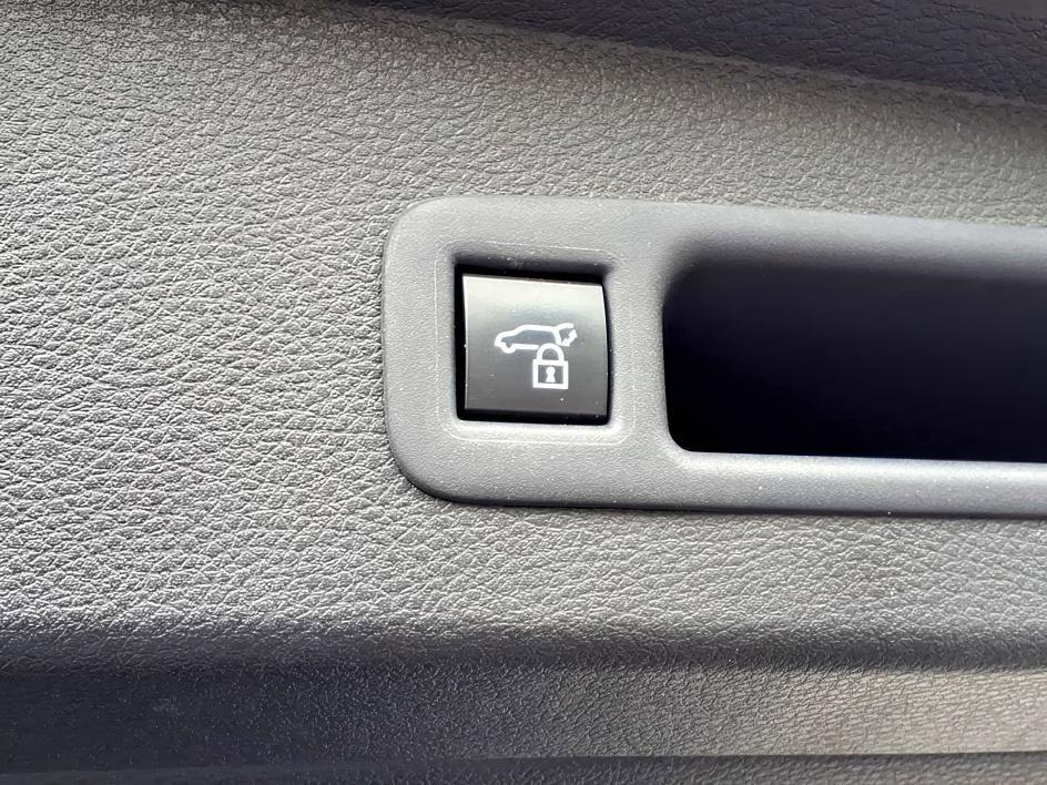 used 2025 Toyota Sienna car, priced at $45,690