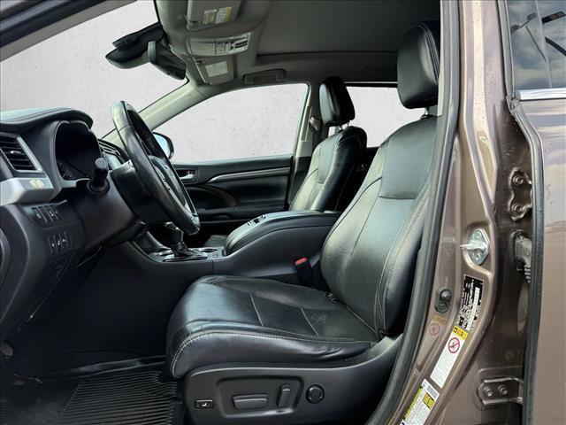 used 2018 Toyota Highlander Hybrid car, priced at $18,991