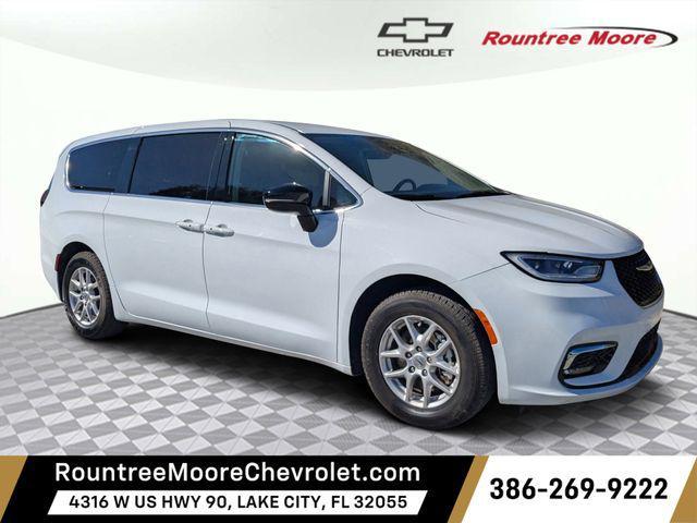 used 2024 Chrysler Pacifica car, priced at $27,714