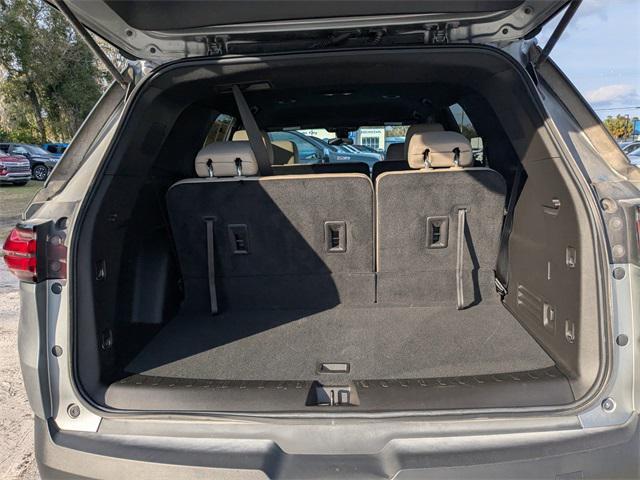 used 2023 Chevrolet Traverse car, priced at $18,378