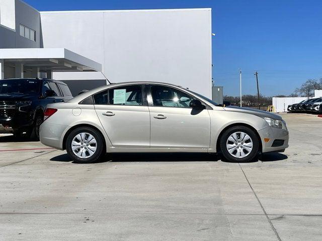 used 2014 Chevrolet Cruze car, priced at $5,988