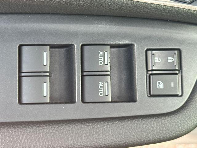 used 2022 Honda Pilot car, priced at $29,998