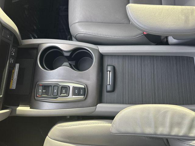 used 2022 Honda Pilot car, priced at $29,998