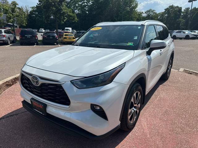 used 2022 Toyota Highlander Hybrid car, priced at $39,998