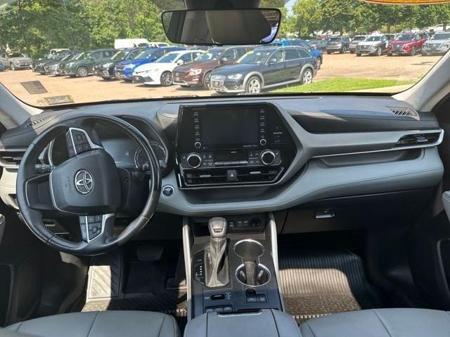used 2022 Toyota Highlander car, priced at $37,743