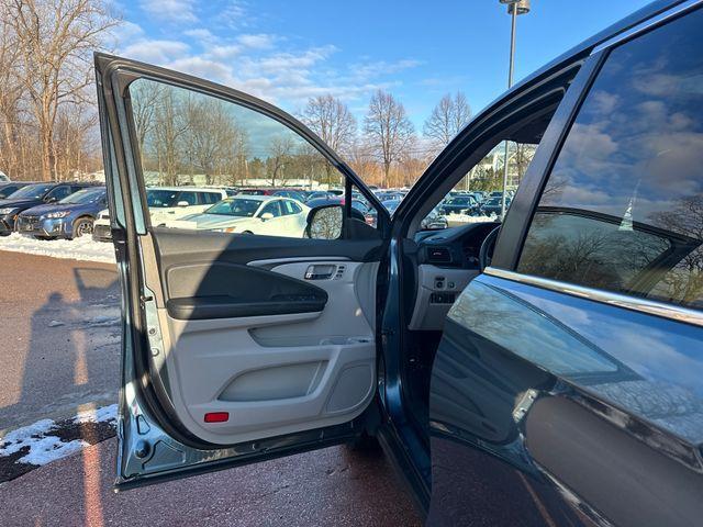 used 2022 Honda Pilot car, priced at $31,998