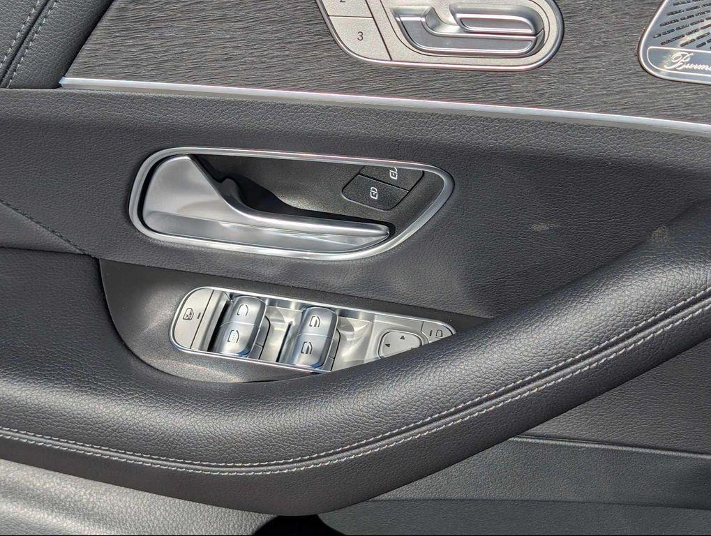 new 2026 Mercedes-Benz GLS 580 car, priced at $124,030