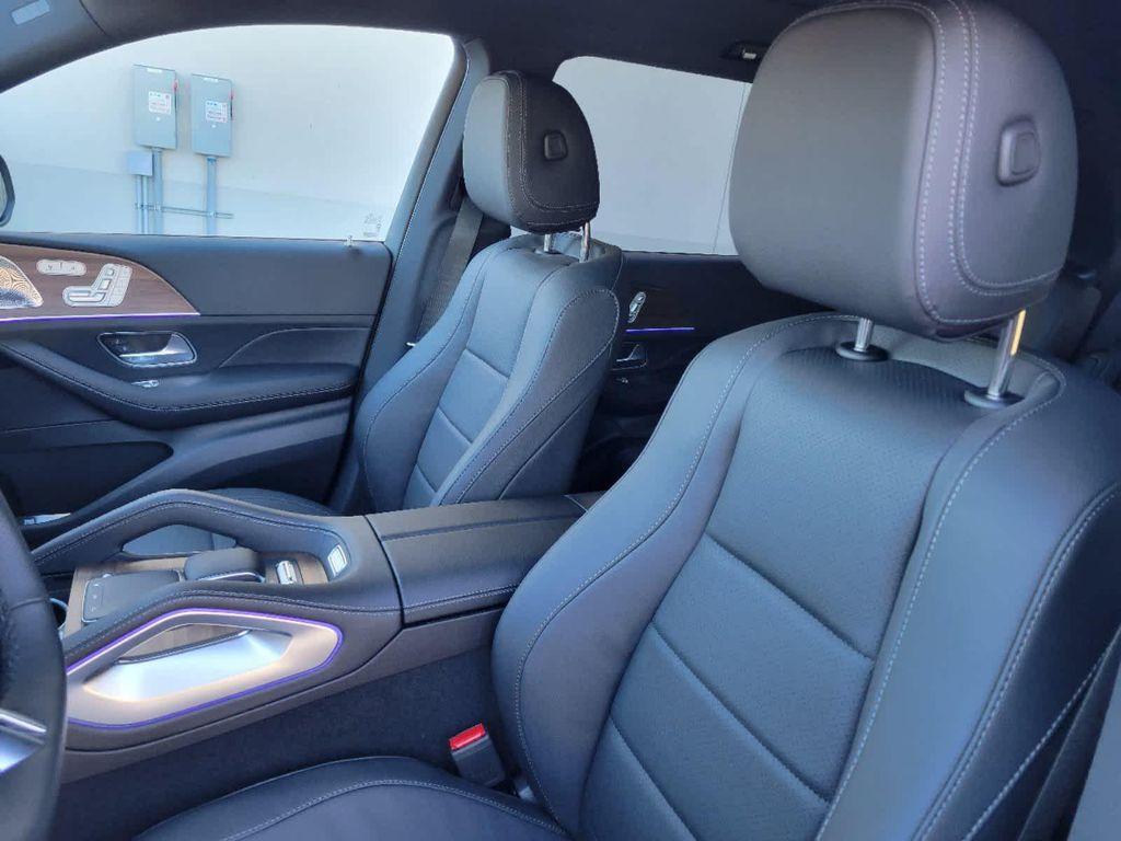 new 2025 Mercedes-Benz GLS 450 car, priced at $95,365