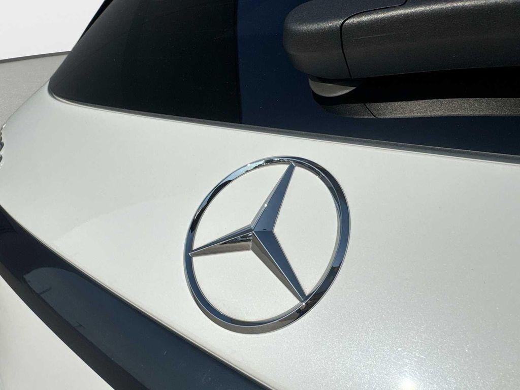Mercedes-Benz GLC view 17