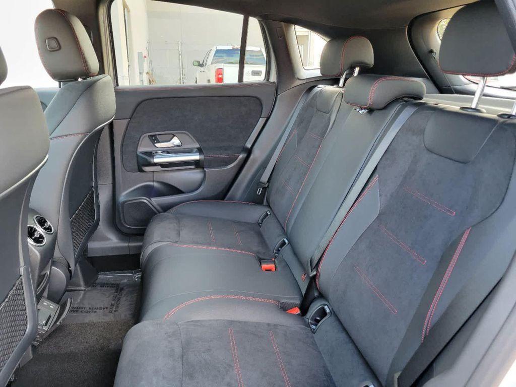 new 2025 Mercedes-Benz GLA 250 car, priced at $51,720