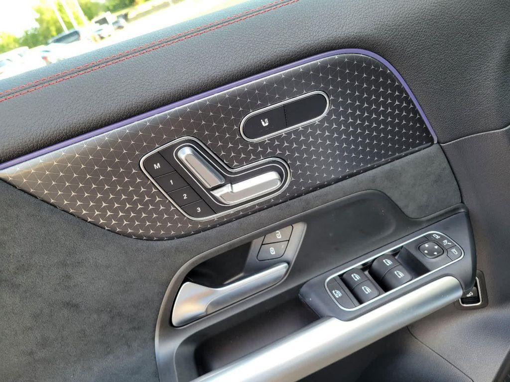 new 2025 Mercedes-Benz GLA 250 car, priced at $51,720