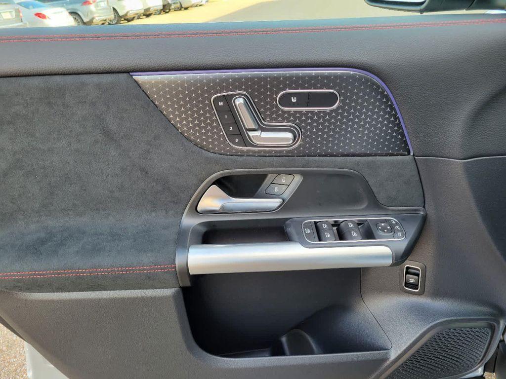 new 2025 Mercedes-Benz GLA 250 car, priced at $51,720